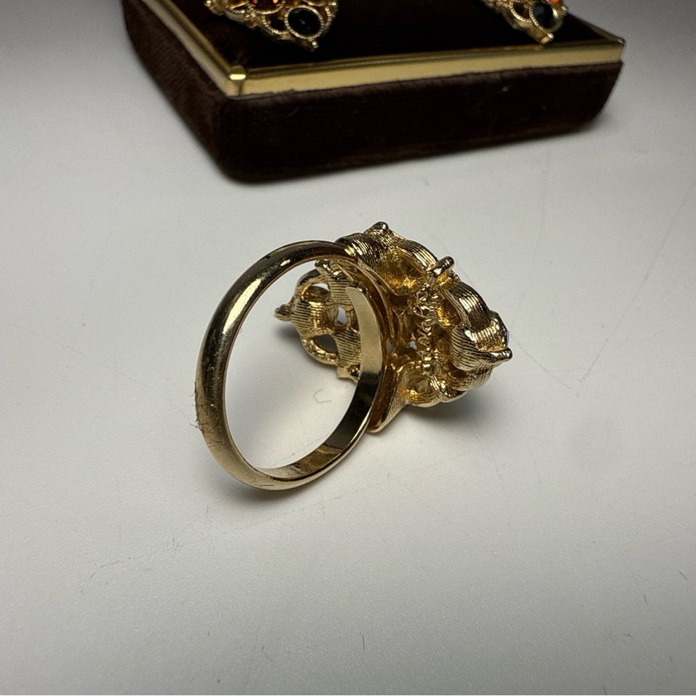 Sarah Coventry Gold and Amber rhinestone  Earrings - Picture 6 of 6